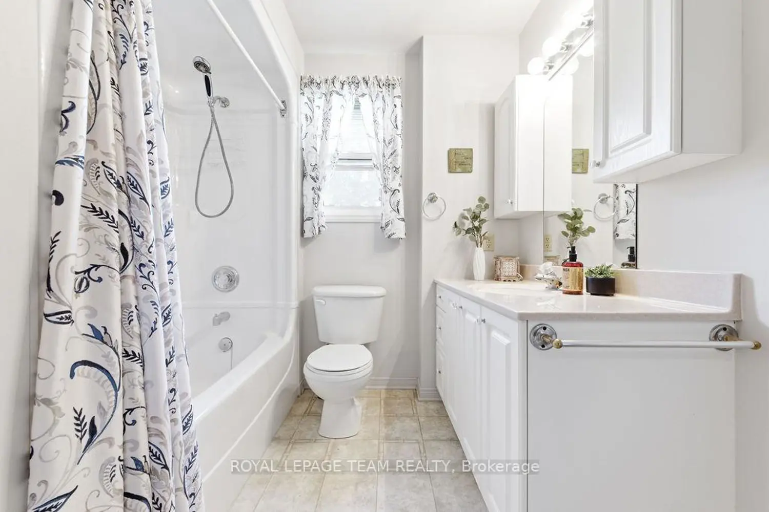111 Campbell Drive photo 4