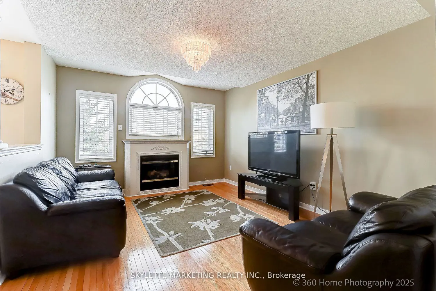 199 Kayla Crescent photo 5