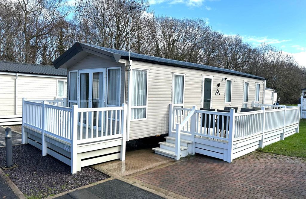 2 bed mobile/park home for saleSt Asaph LL17