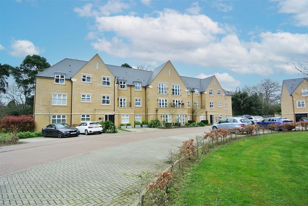 Additional image 12 of 2 bed flat for saleQueenswood Crescent, Englefield Green, Egham TW20