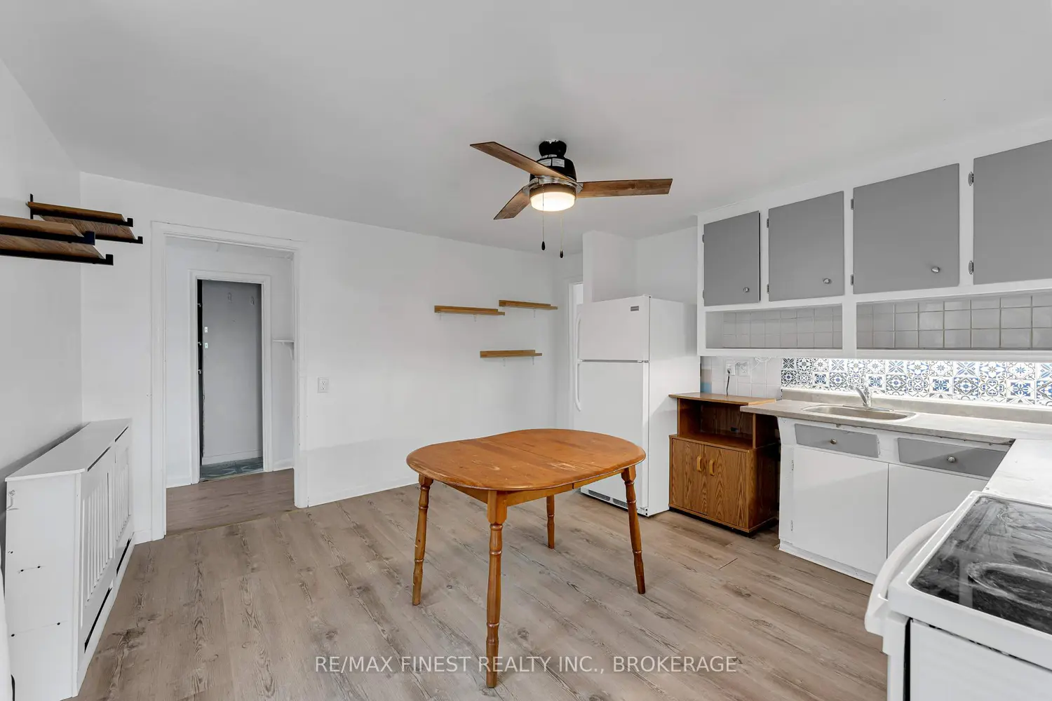 81 Weller Avenue photo 2