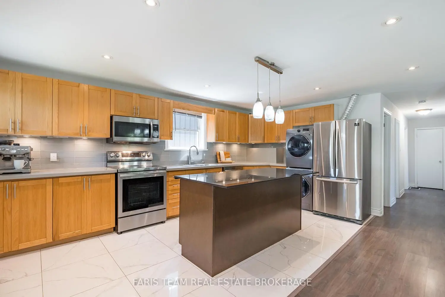 136 Oriole Drive photo 3