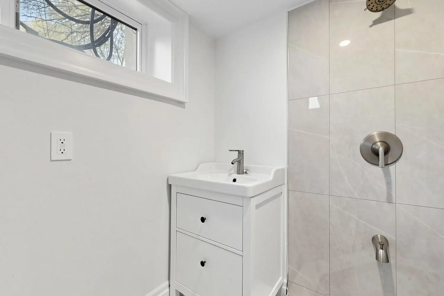 Additional image 9 of 15 Strathallan Boulevard