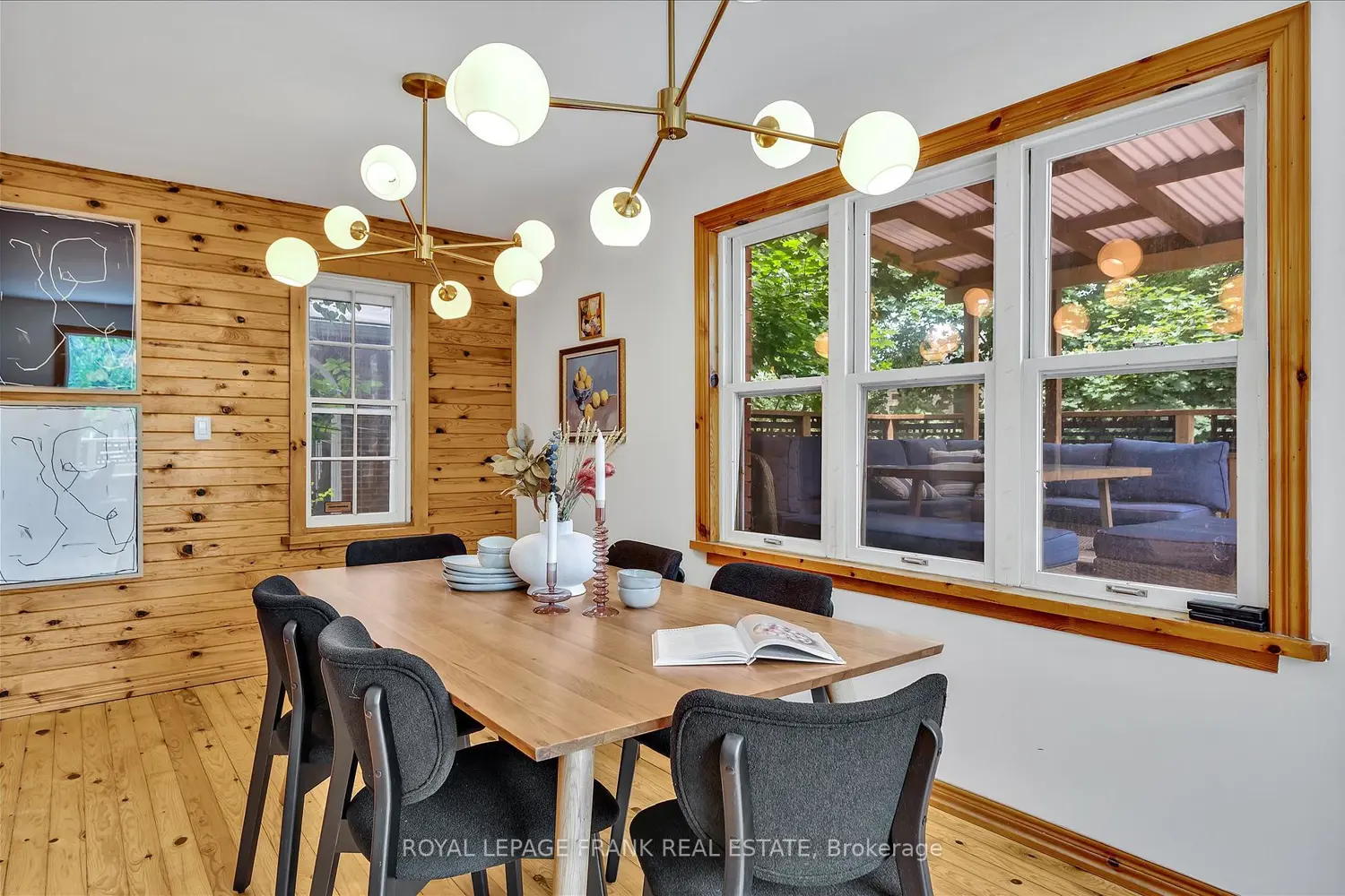 470 Albertus Avenue photo 5