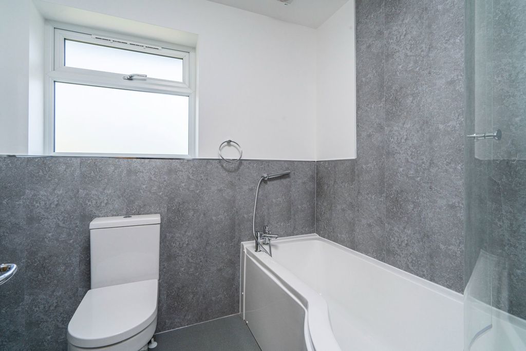 Additional image 11 of 4 bed semi-detached house for saleLancot Drive, Dunstable LU6