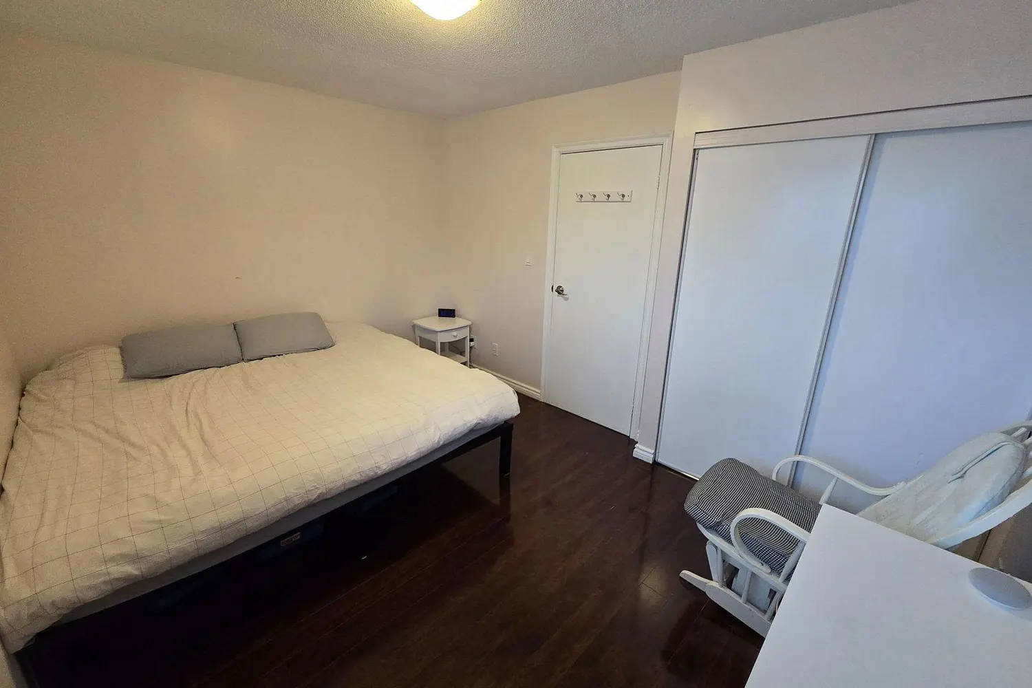 Additional image 10 of 4277 Lawrence Avenue #6
