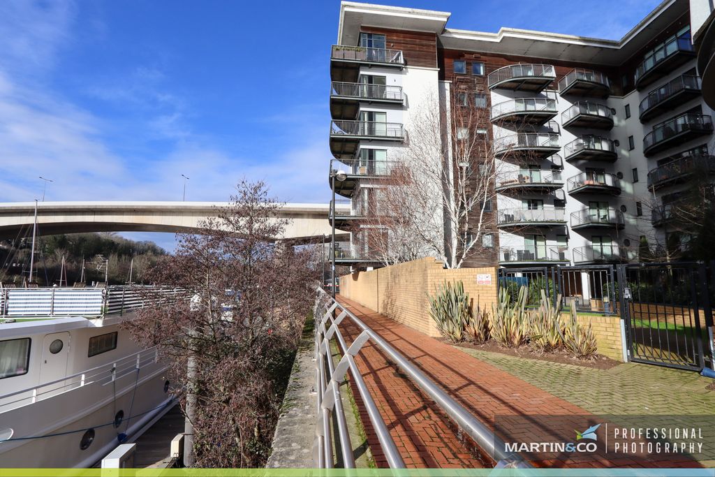 Additional image 2 of 1 bed flat for saleBeatrix, Victoria Wharf CF11