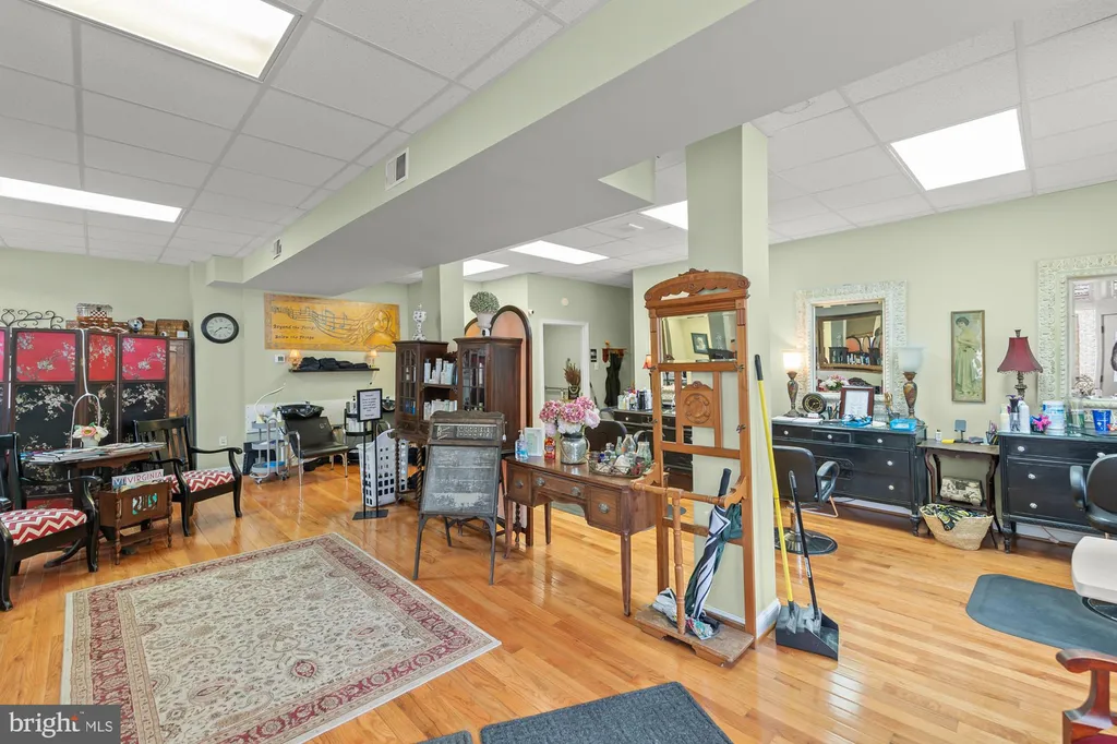 202 S Braddock Street, Winchester, VA 22601 photo 5