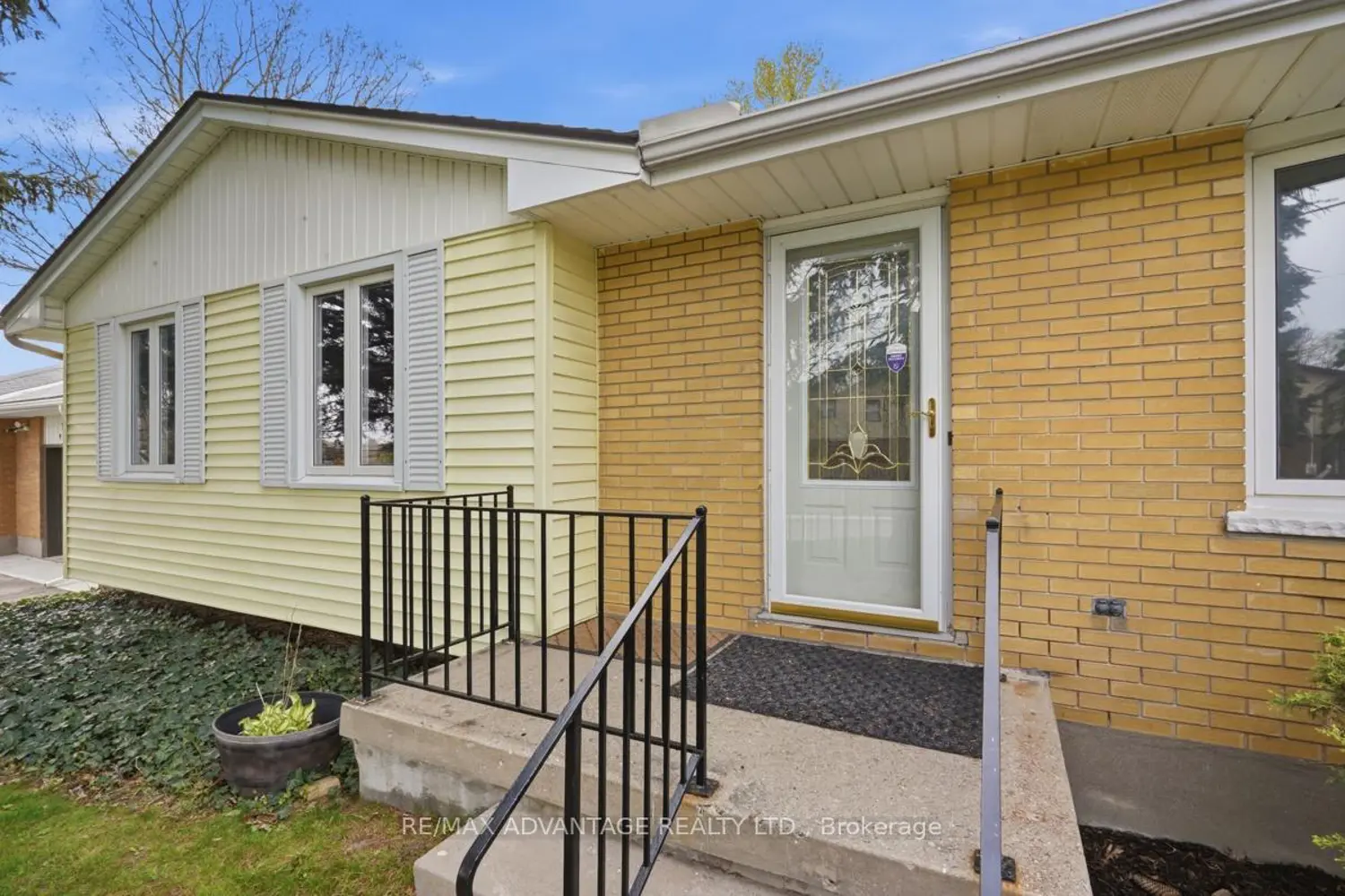 Additional image 18 of 937 Luxton Drive