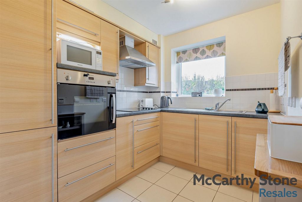 Additional image 4 of 1 bed flat for saleHorton Mill Court, Hanbury Road, Droitwich WR9