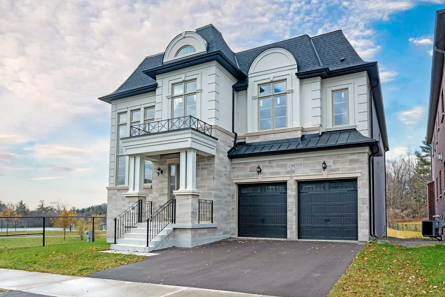 130 Cannes Avenue photo 3