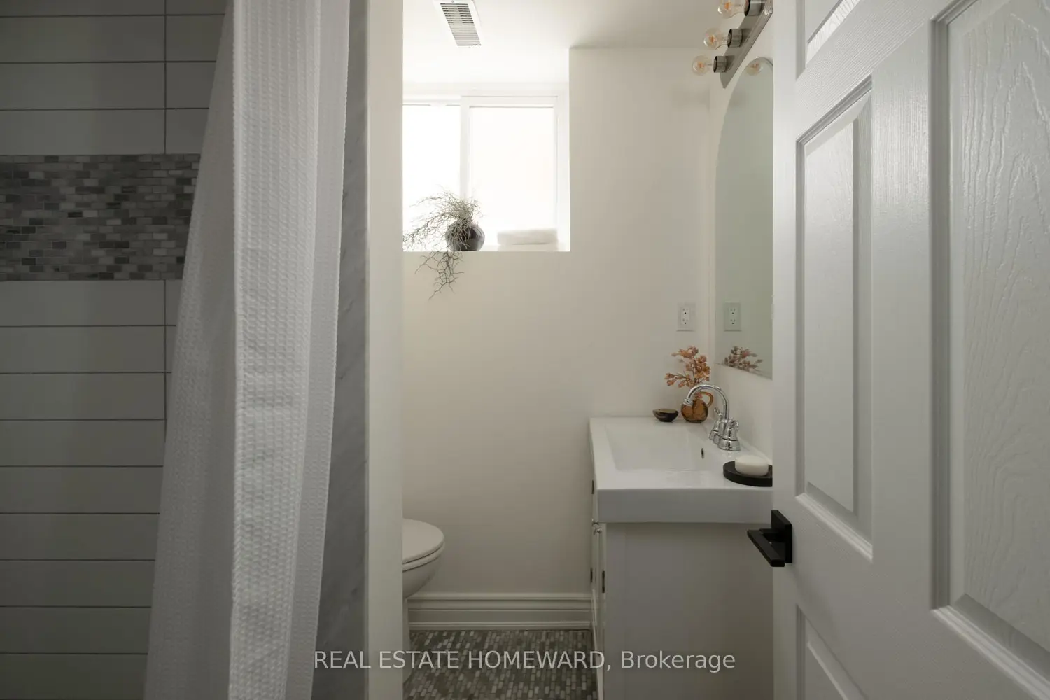 Additional image 18 of 22 Kimbourne Avenue
