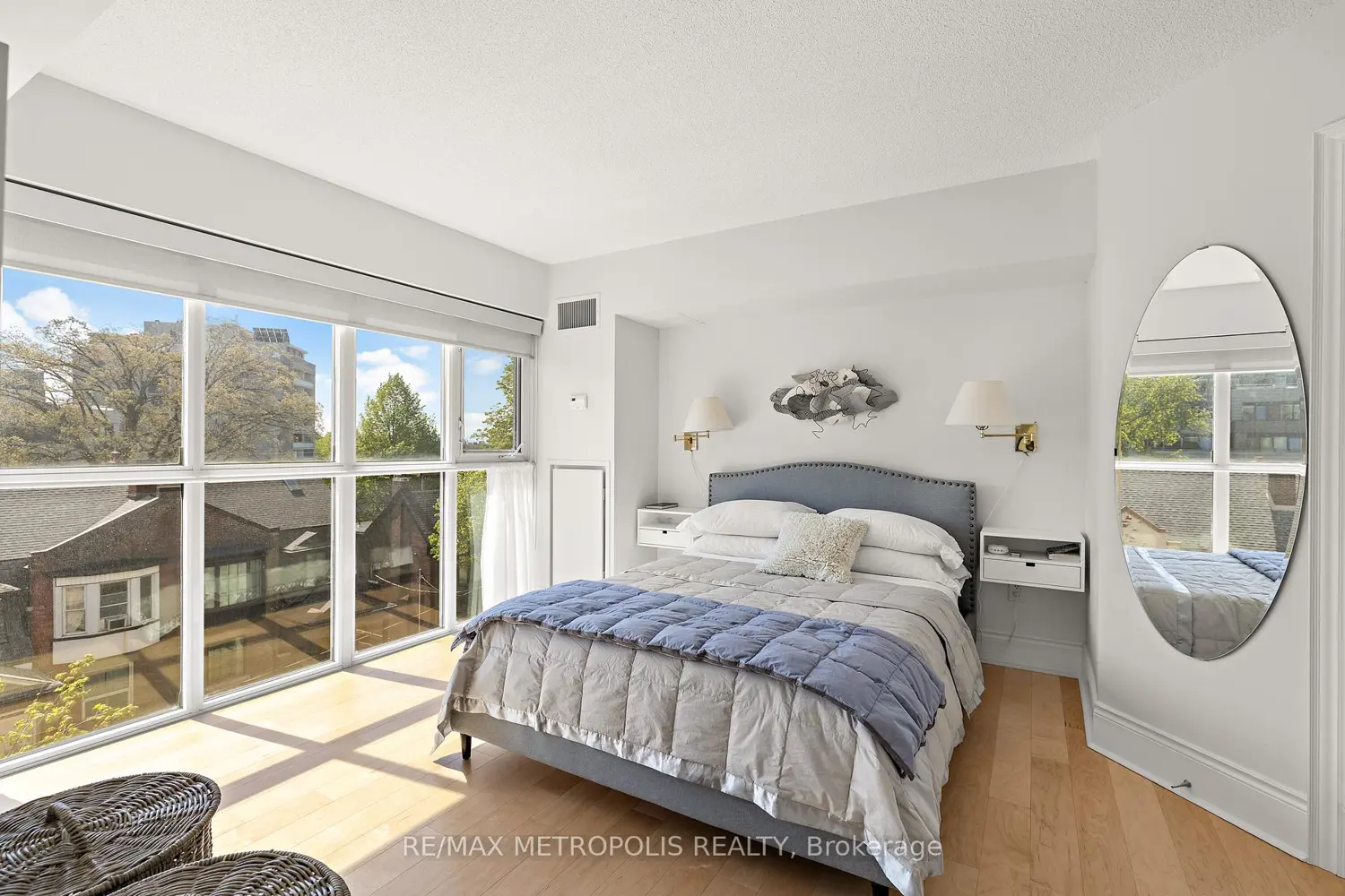 437 Roncesvalles Avenue 438