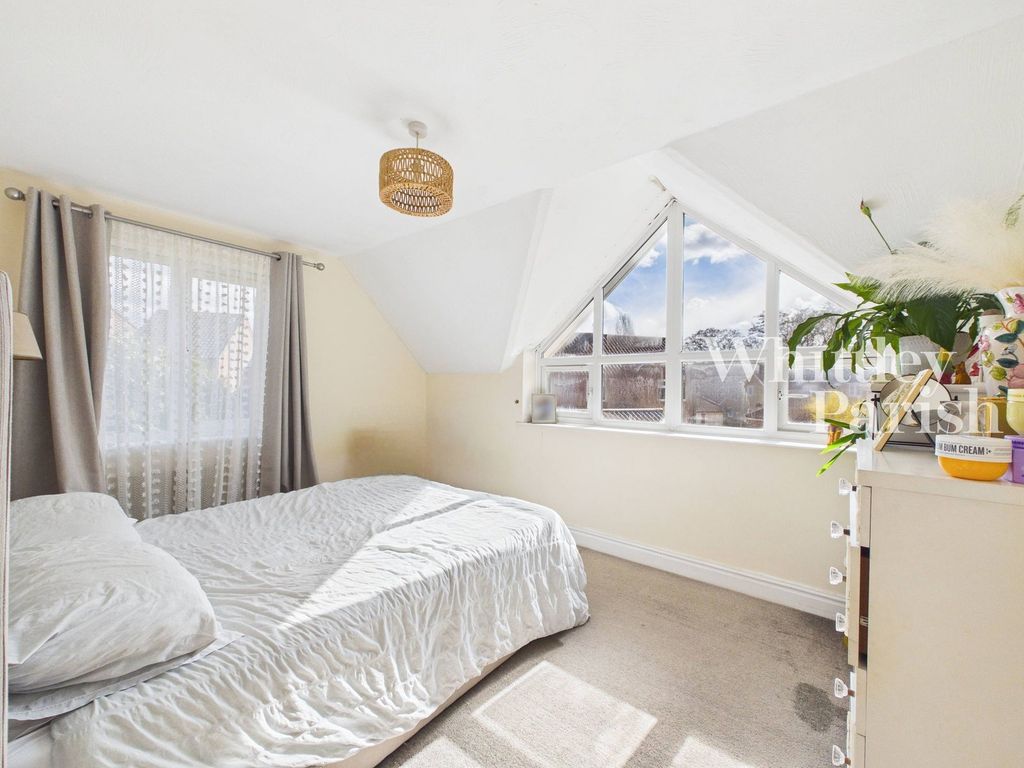 2 bed flat for saleRiverside Maltings, Diss IP22 photo 5