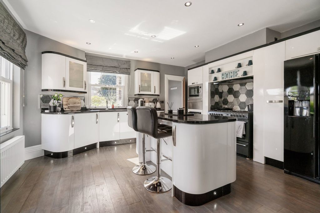 Additional image 14 of 3 bed semi-detached house for sale63 Victoria Road, Elland HX5