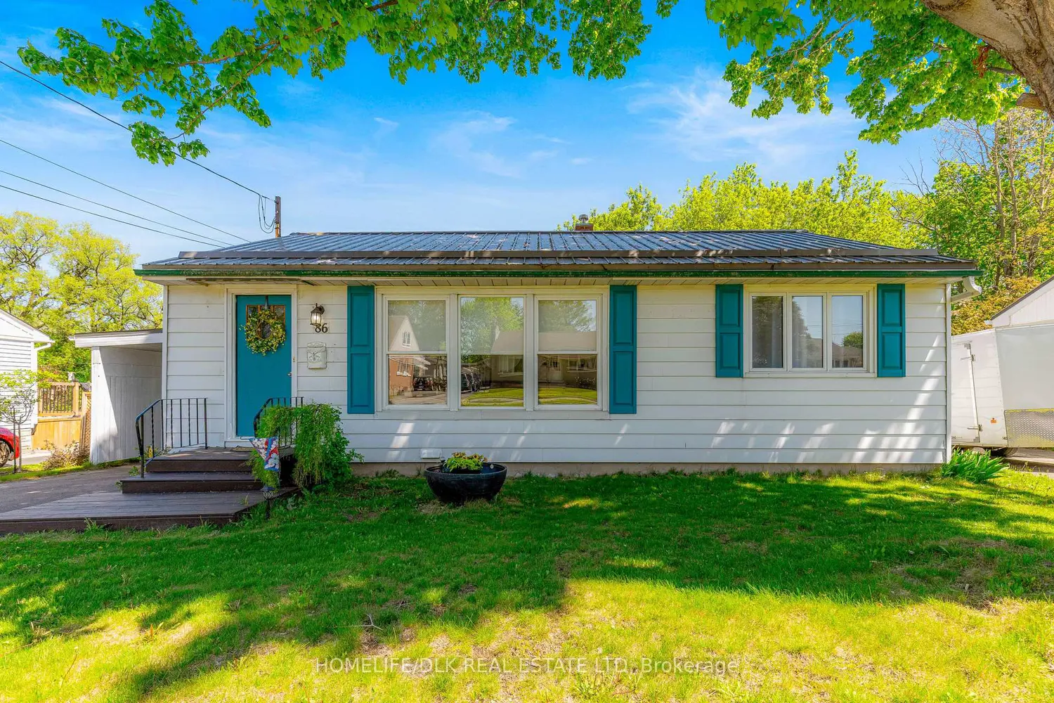 86 Brookview Crescent