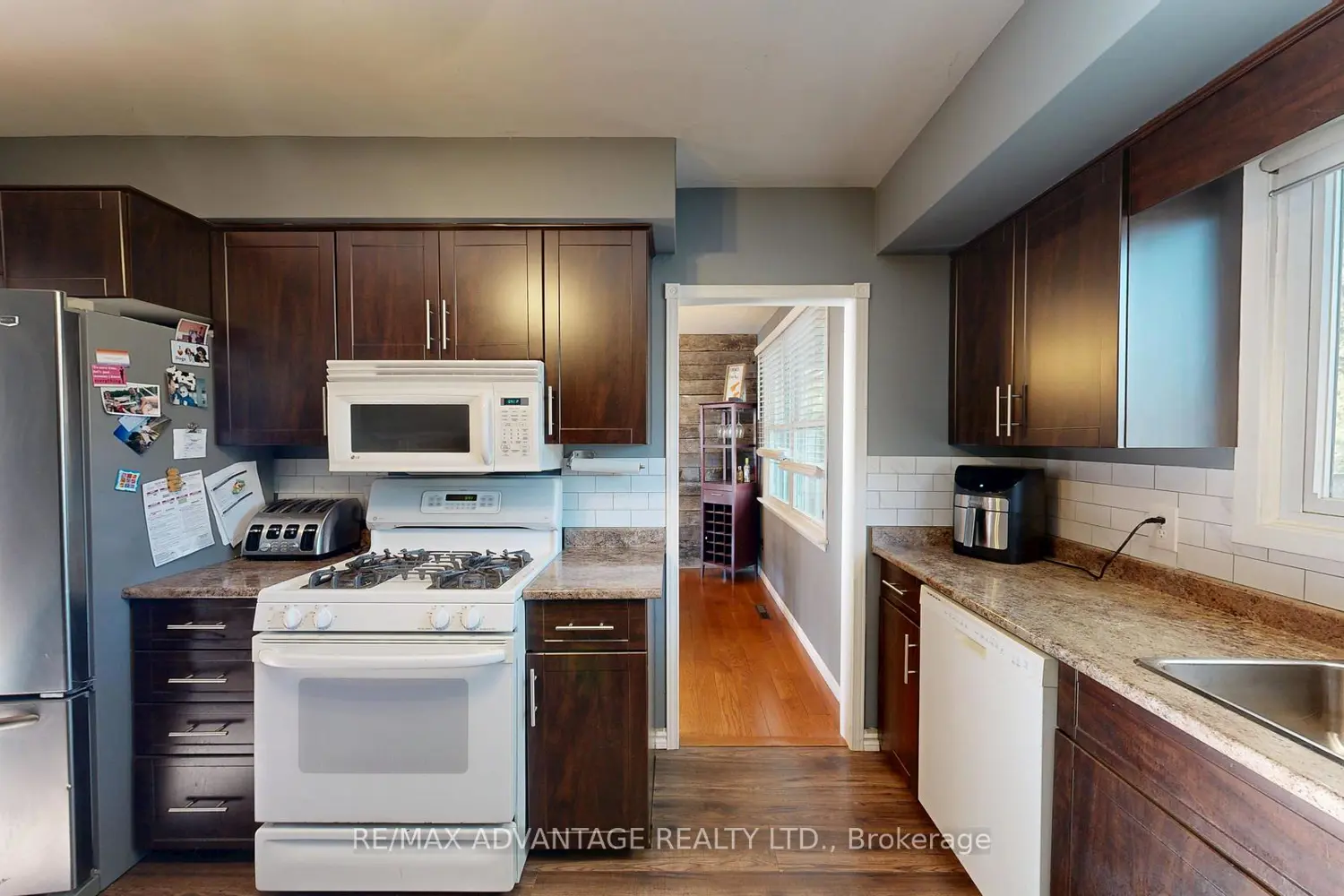 107 Rutherford Avenue photo 5