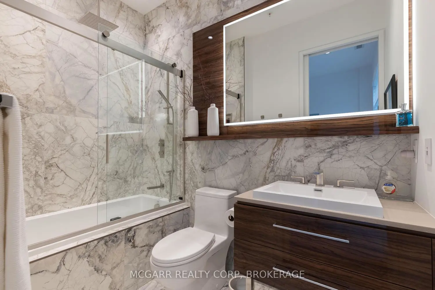 77 Yates Street 401 photo 4