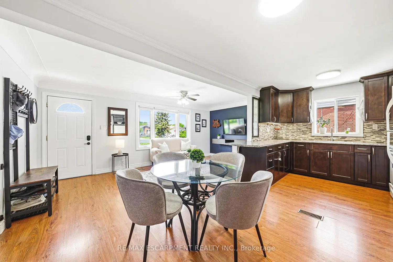 546 Mohawk Road photo 4