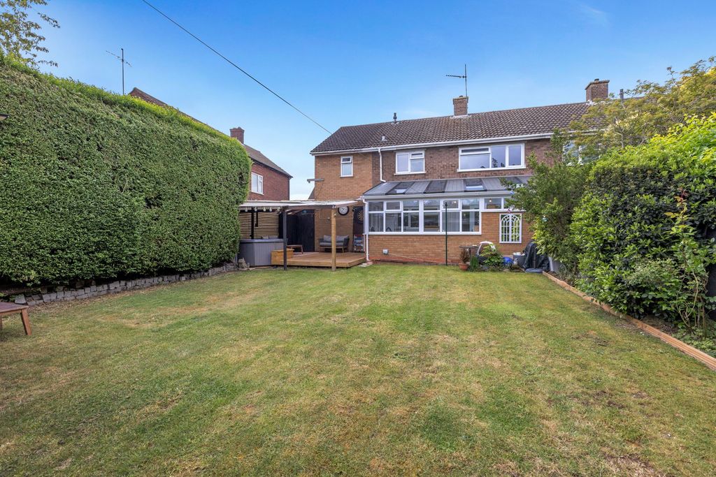 Additional image 23 of 4 bed semi-detached house for saleHadrian Avenue, Dunstable LU5