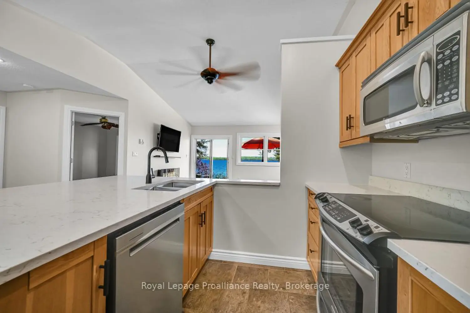 121A Rush Lane photo 3