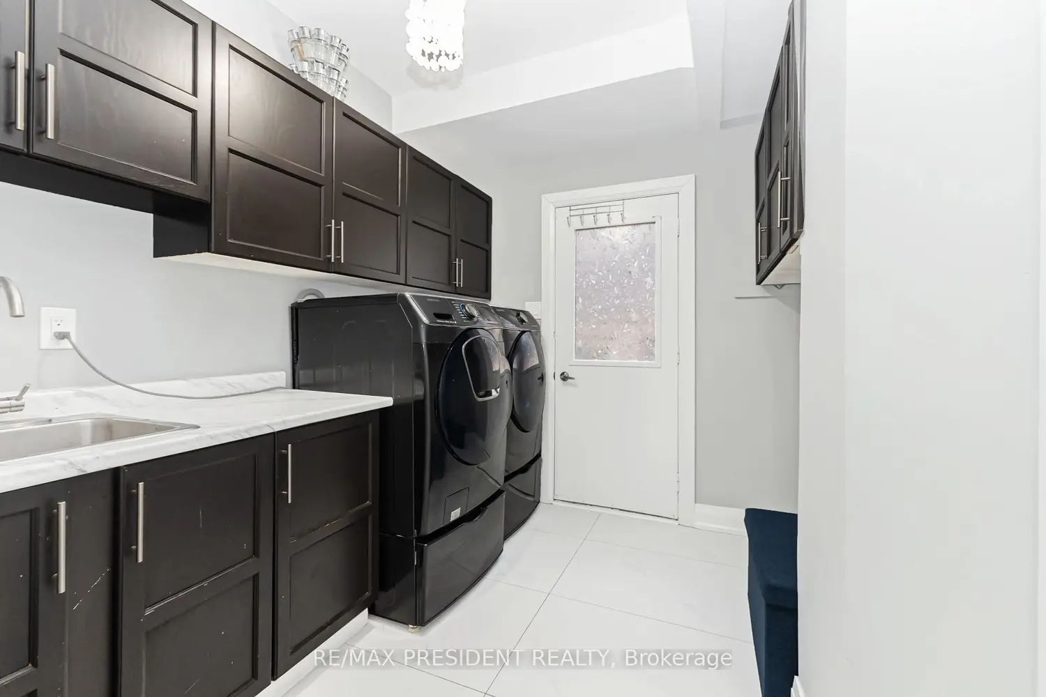 212 Wedgewood Drive photo 2