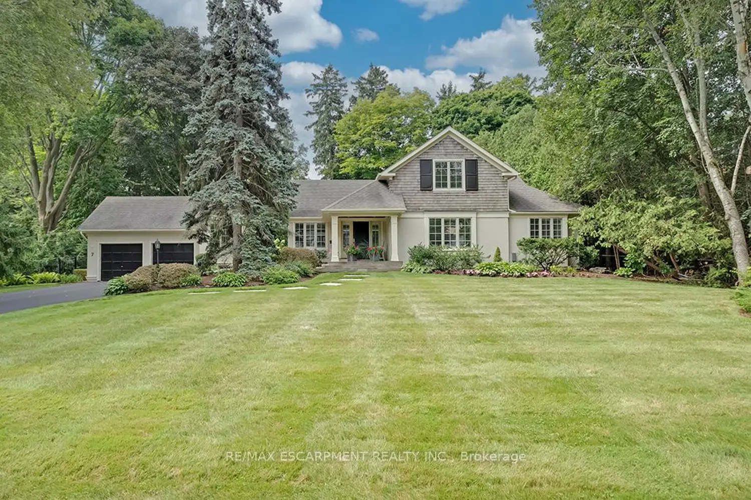 7 Colonial Crescent