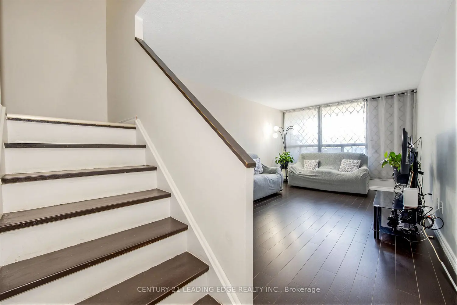 Additional image 10 of 55 Sunny Glenway 307