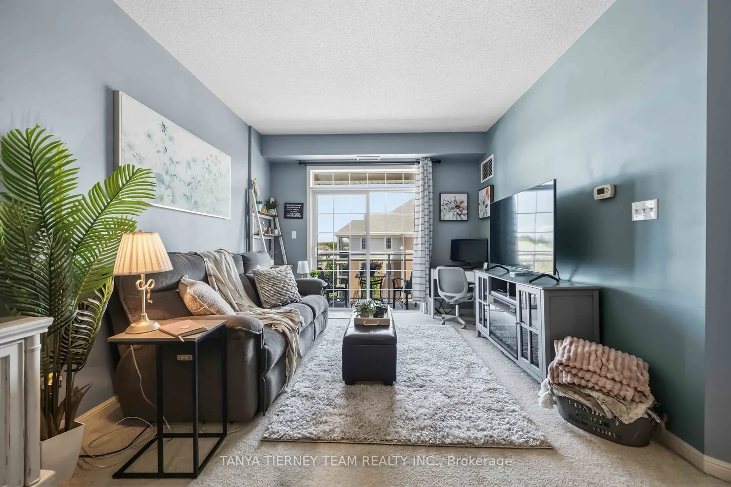 52 Harvey Johnston Way 307 photo 3