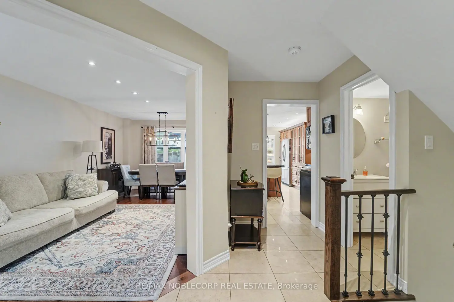 12 Waterbury Street photo 3