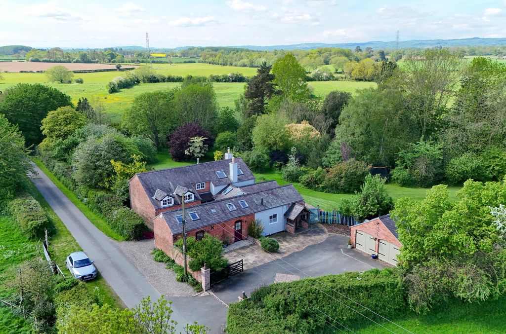 5 bed detached house for saleYew Tree House, Lower Frankton, Nr Ellesmere SY11