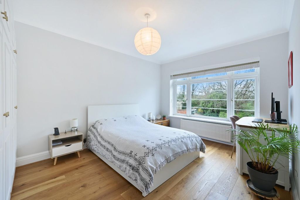 Additional image 7 of 3 bed flat for saleChrist Church Mount, Epsom KT19