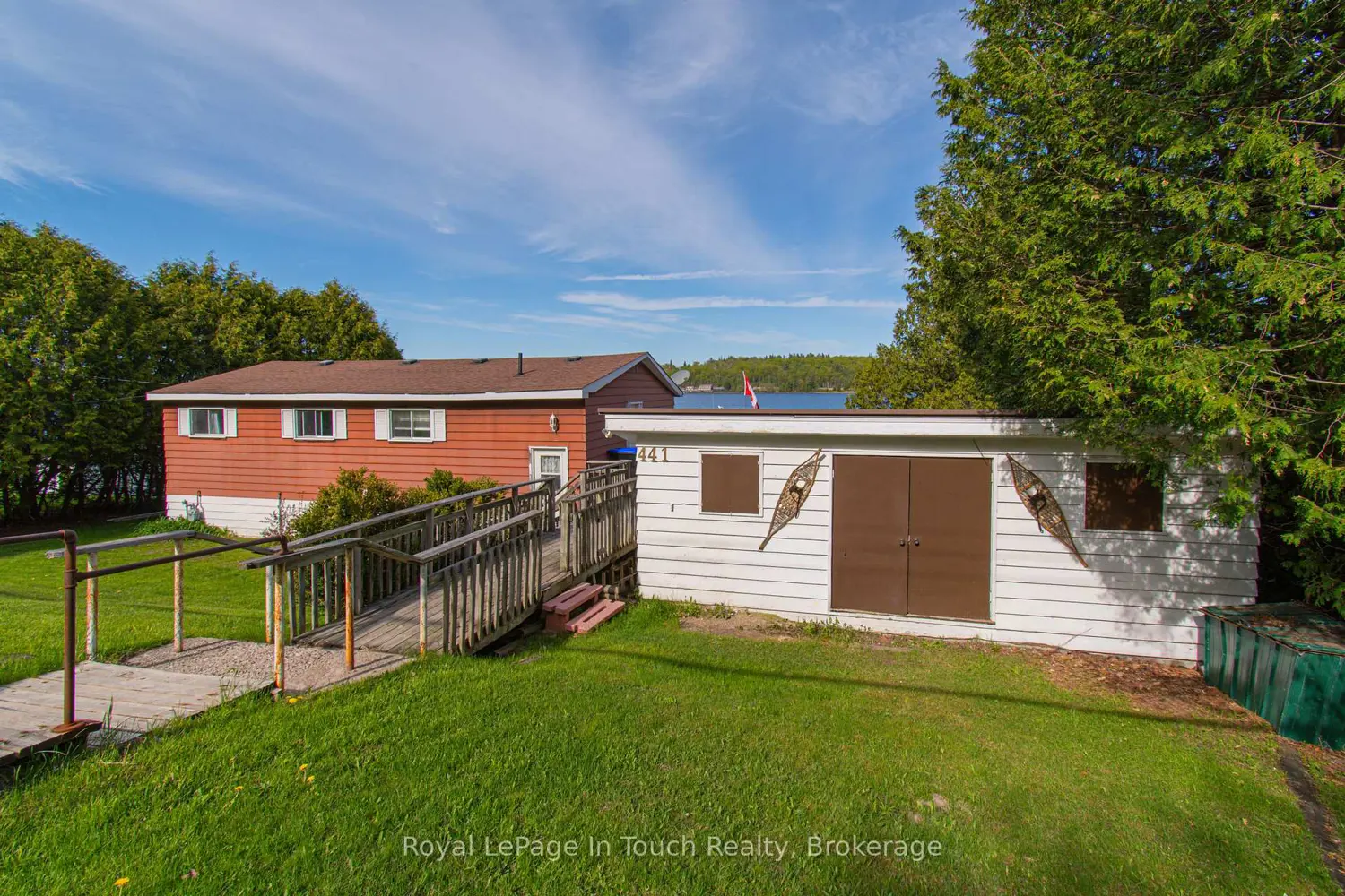 441 Champlain Road photo 3