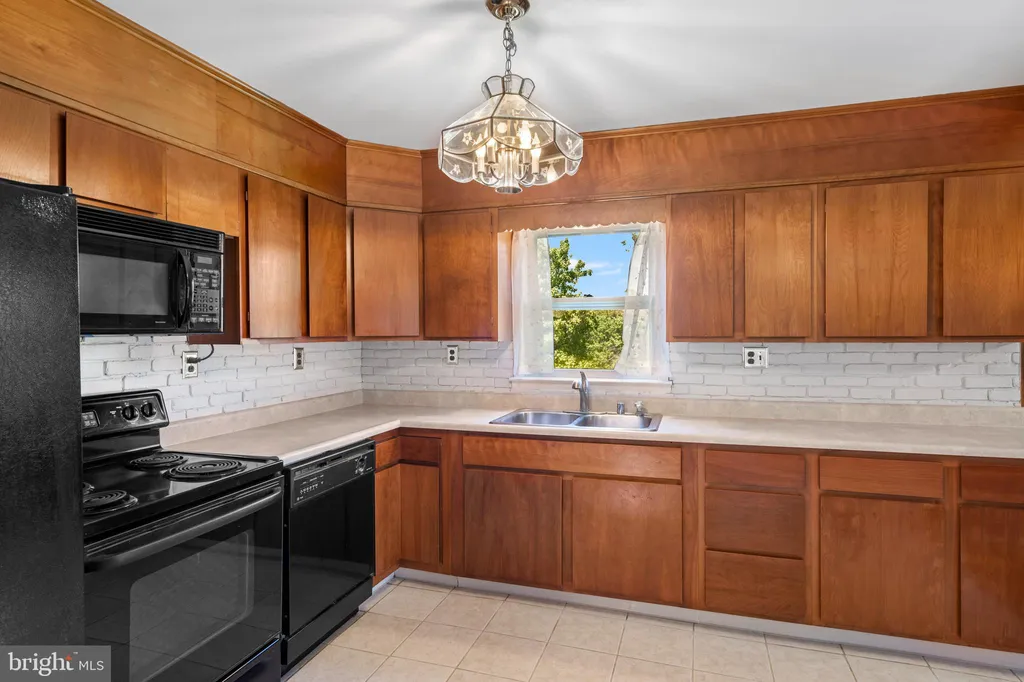 Additional image 13 of 355 Pointfield Drive, Harpers Ferry, WV 25425