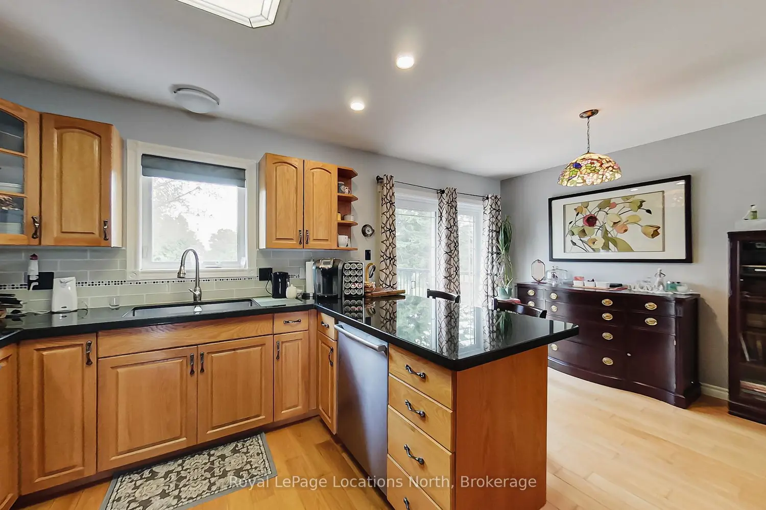 285 Christopher Street photo 3