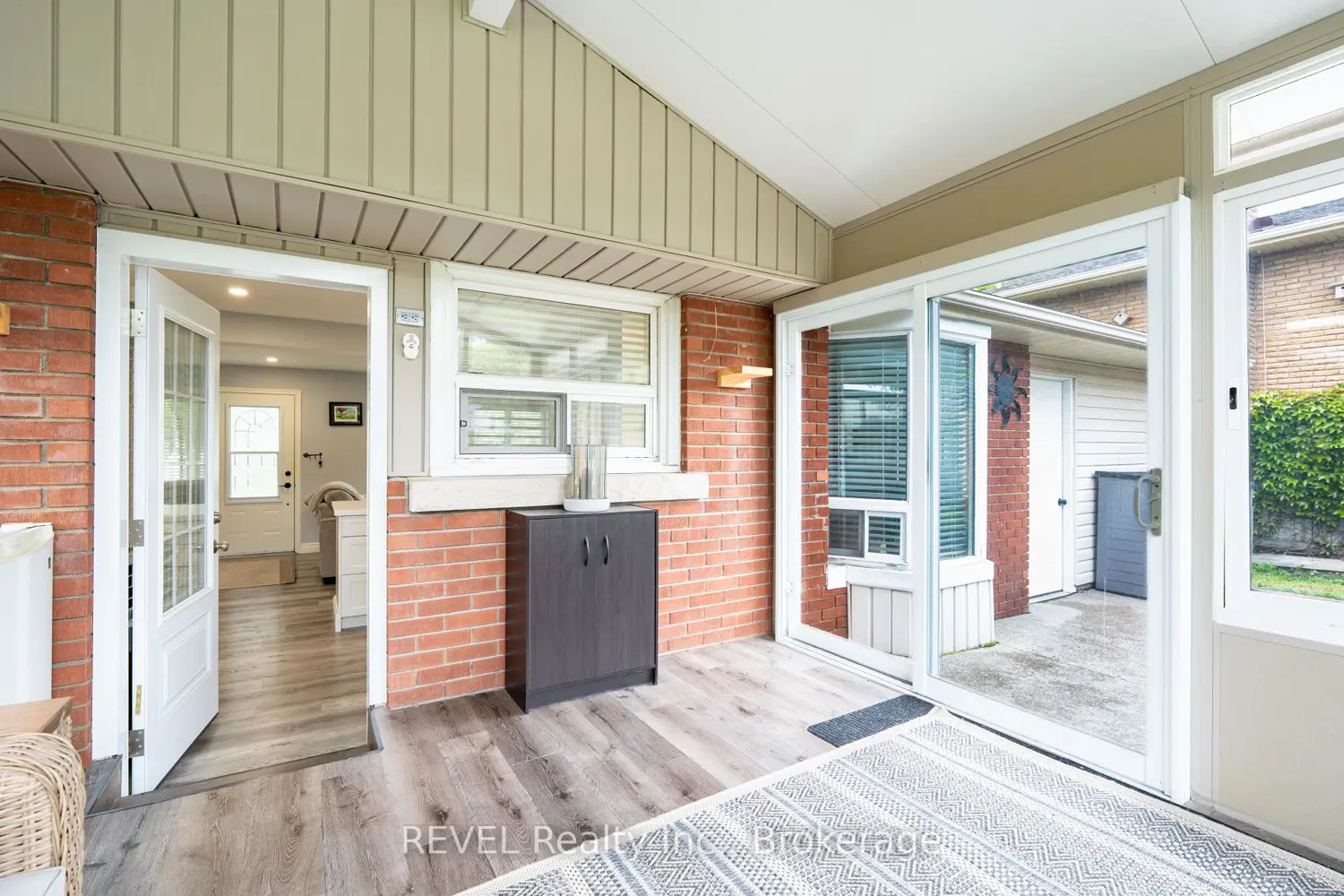 Additional image 13 of 4480 Queensway Gardens