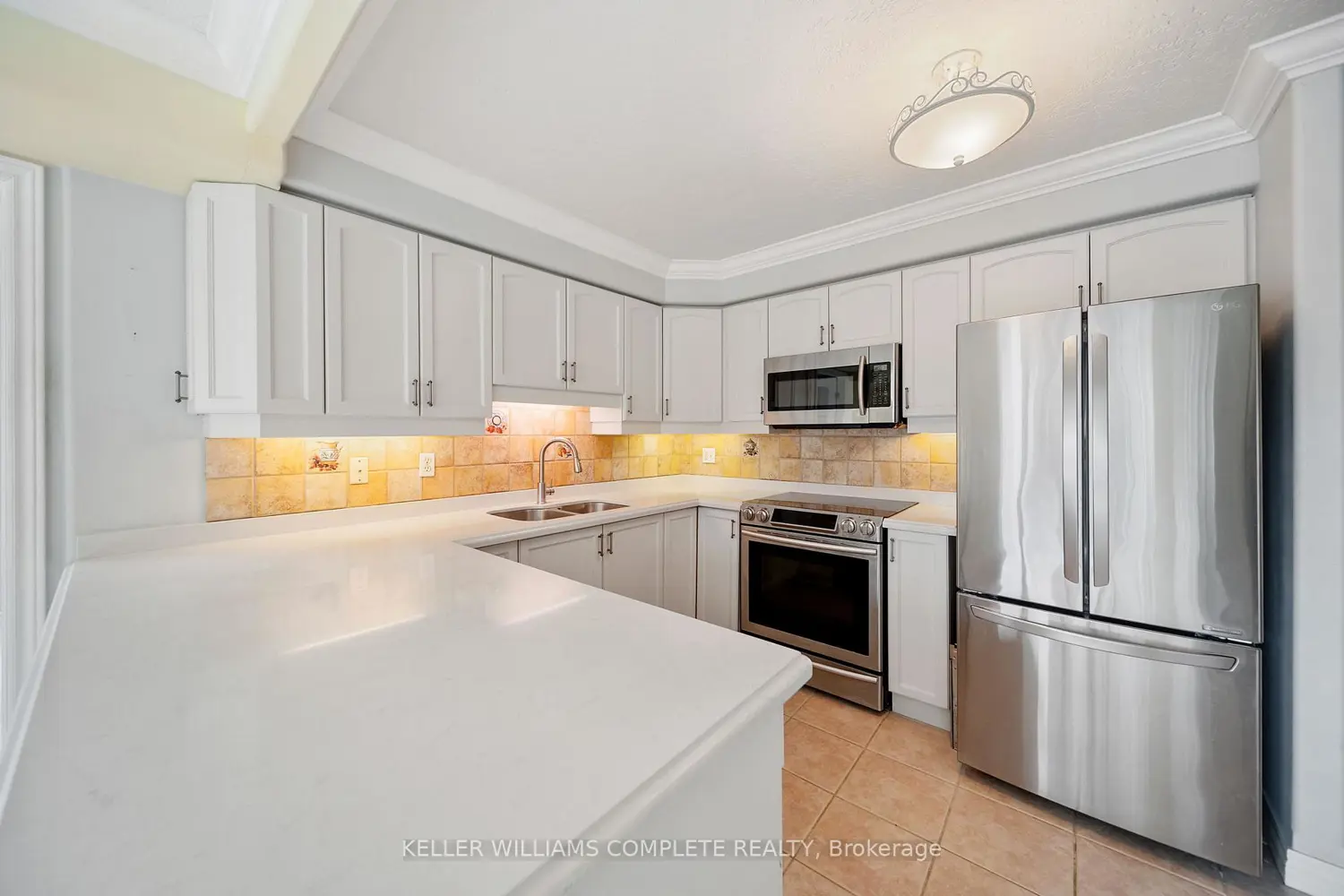 1272 Ontario Street 404 photo 3