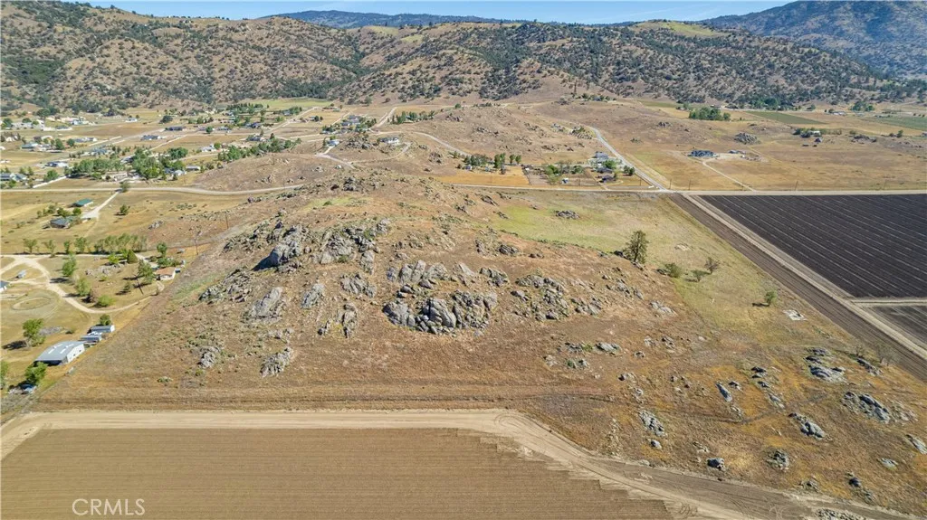 Edward, Tehachapi, CA 93561 photo 3