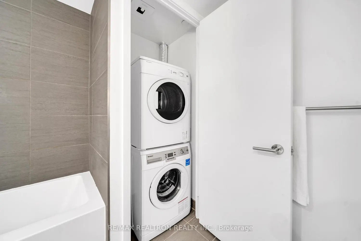 Additional image 11 of 161 Roehampton Avenue 603