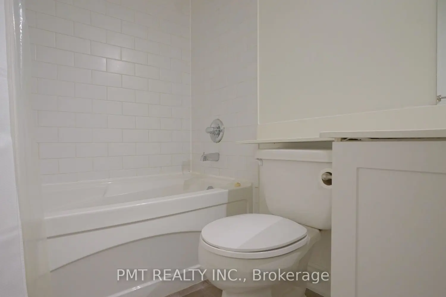 Additional image 16 of 230 King Street 803