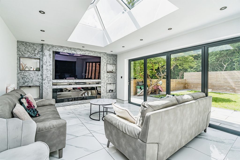 Additional image 3 of 4 bed detached house for saleHillman Drive, Dudley DY2