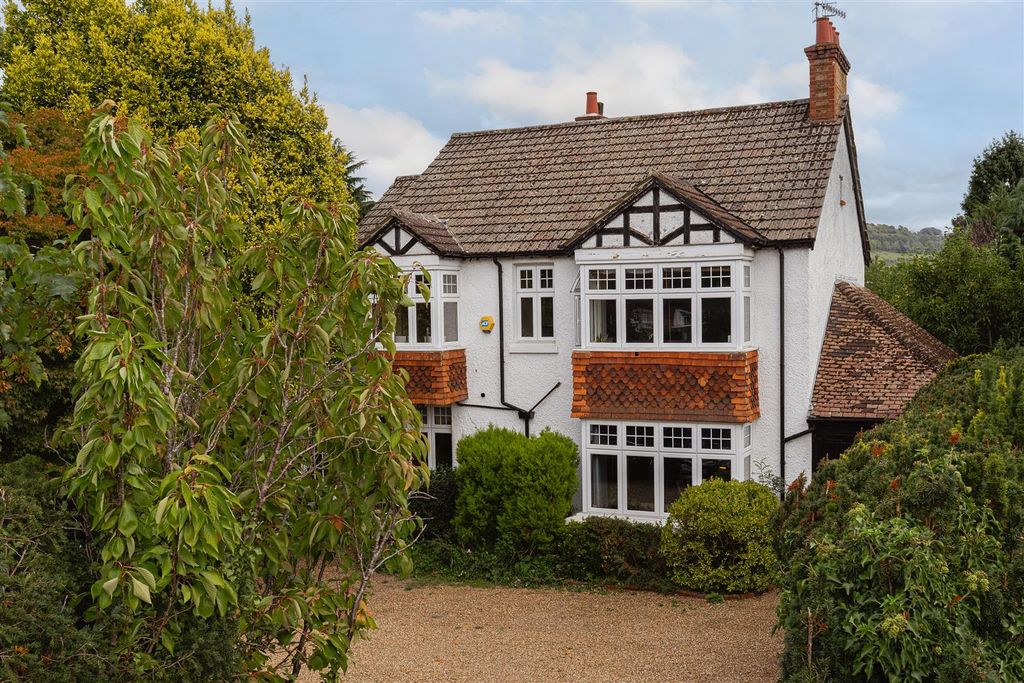4 bed detached house for saleDeepdene Avenue, Dorking RH4