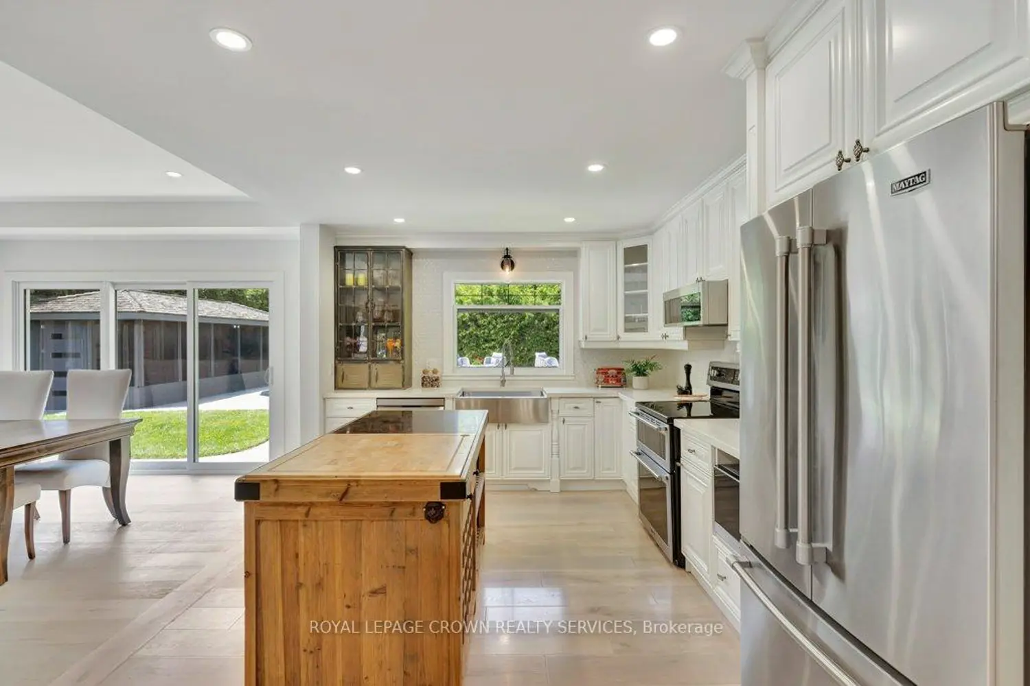 22 Dale Avenue photo 4