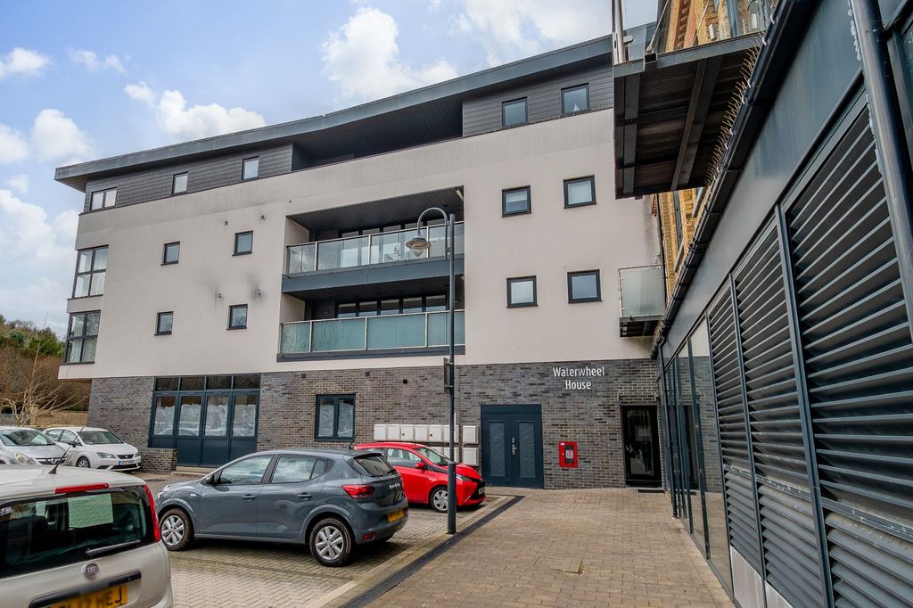2 bed flat for saleCrabble Hill, Dover, Kent CT17