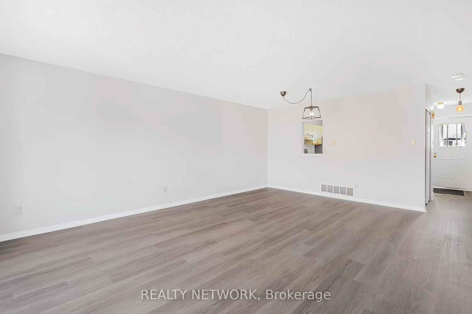 122 Bunting Road 54 photo 4