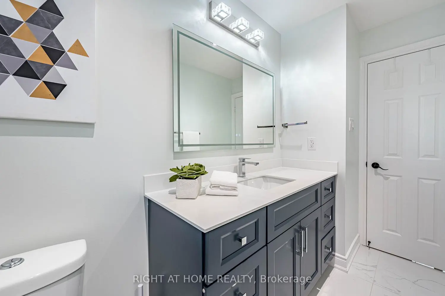 Additional image 16 of 3928 Hazelridge Road