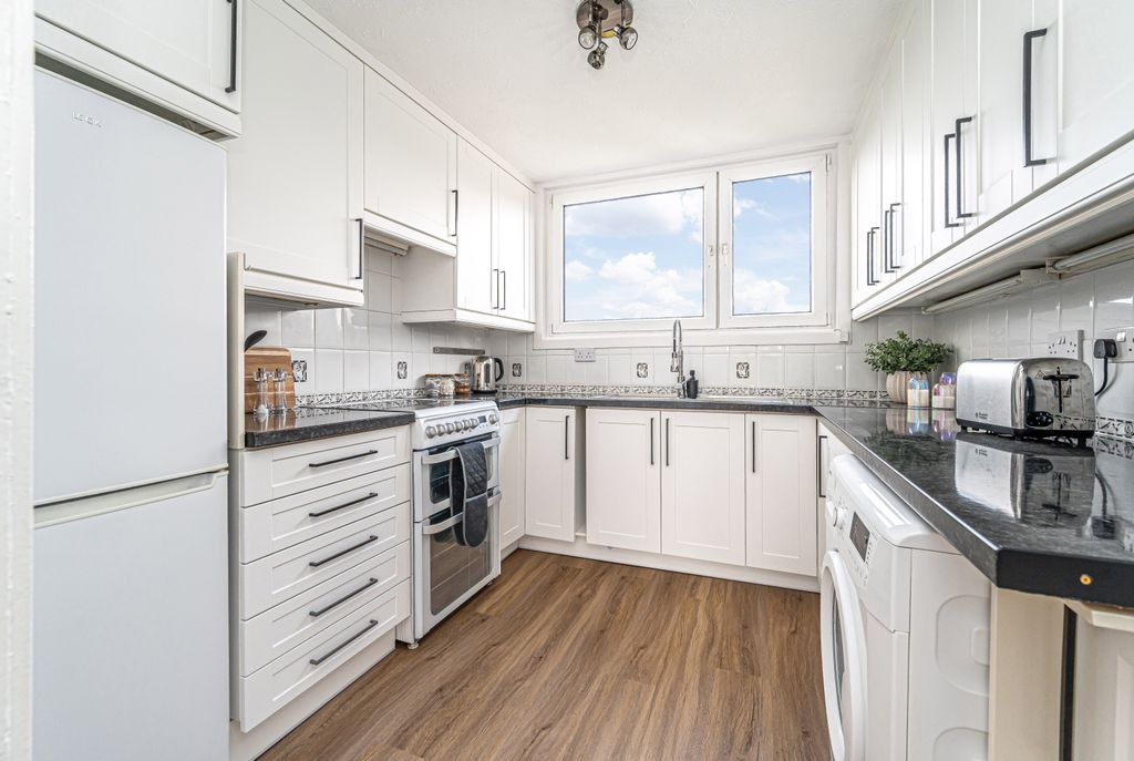Additional image 3 of 2 bed flat for sale128 High Street, Kinross KY13