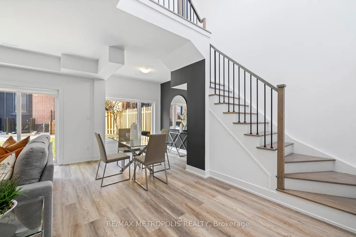 Additional image 14 of 449 Lansdowne Avenue