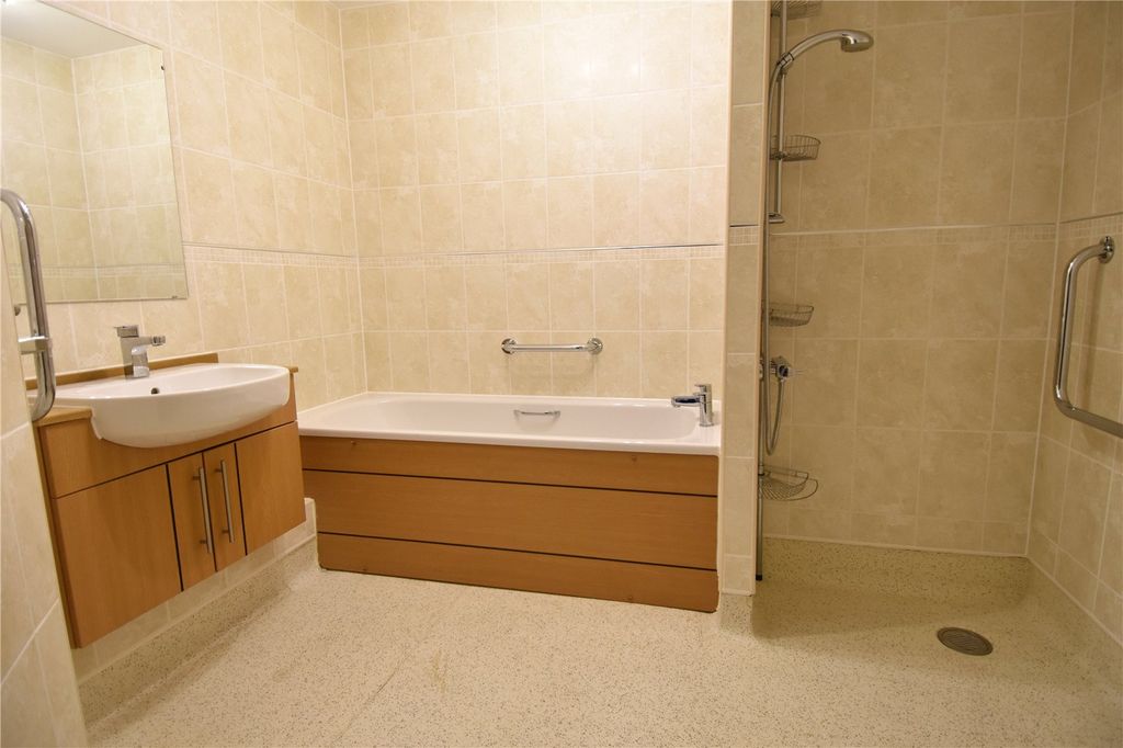 Additional image 6 of 2 bed flat for saleHanbury Road, Droitwich, Worcestershire WR9