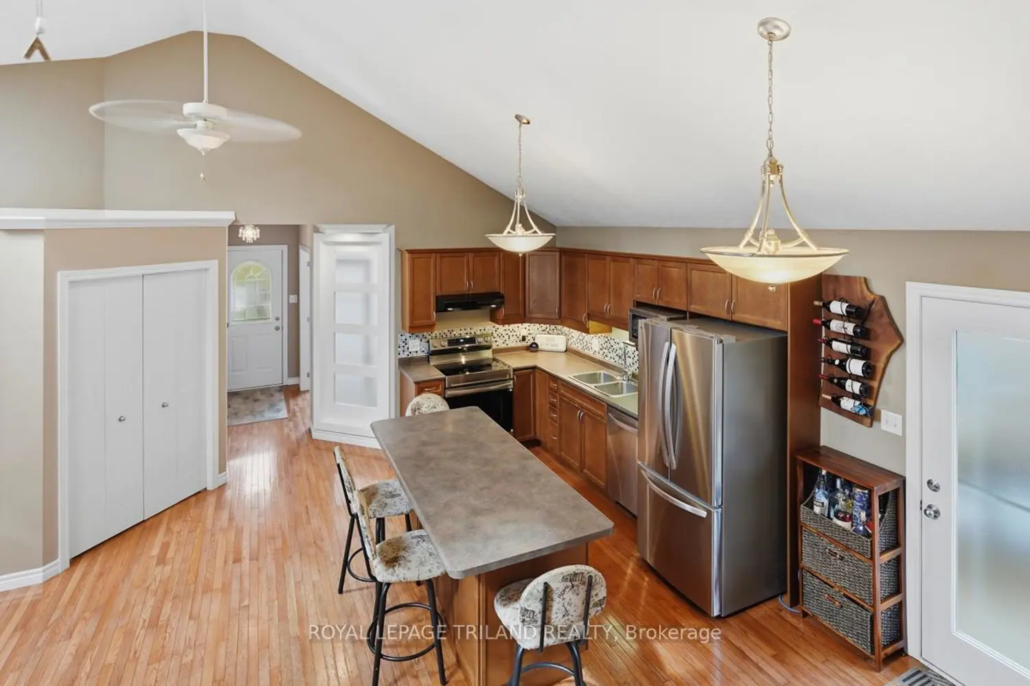 Additional image 3 of 1108 Pleasantview Drive